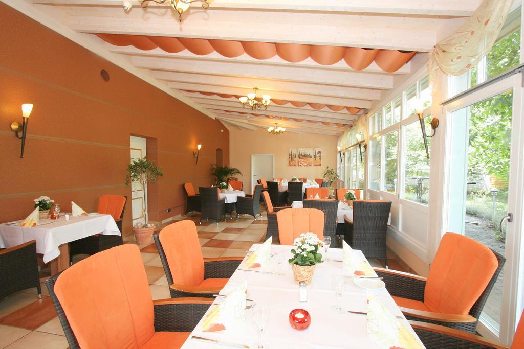 Hotel Muehlenhof Lollar Exteriör bild
